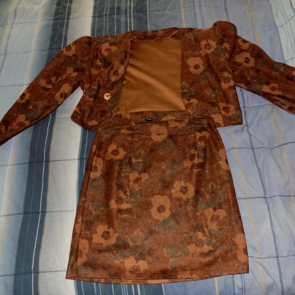 Beautiful 100% Cotton Jacket + Skirt (Suit) - Med.
